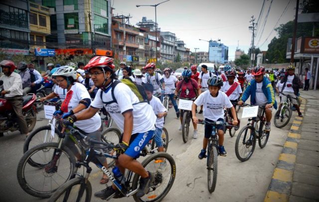 महिनावारीबारे मौनता तोड्न उपत्यकामा साइकल -याली