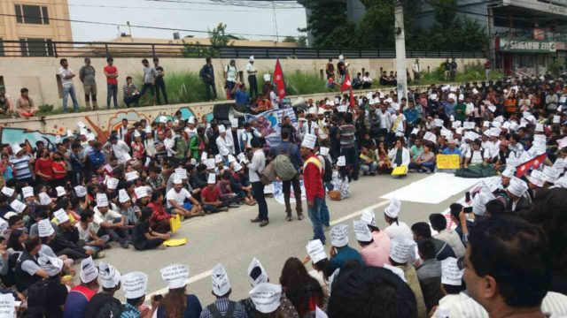 डा. गोविन्द केसीका समर्थकद्धारा राजधानीमा प्रदर्शन