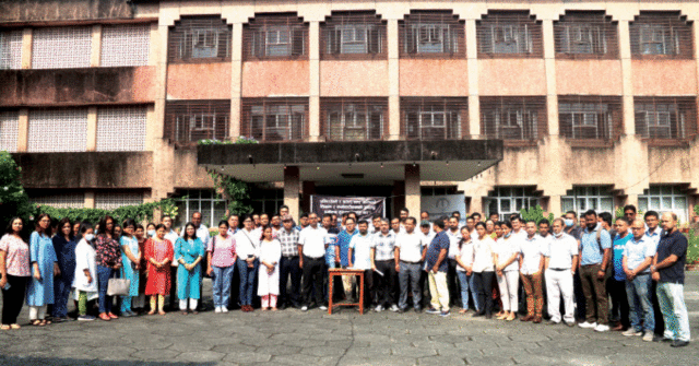 बीपी कोइराला स्वास्थ्य विज्ञान प्रतिष्ठानका पदाधिकारीलाई बर्खास्त गर्न माग