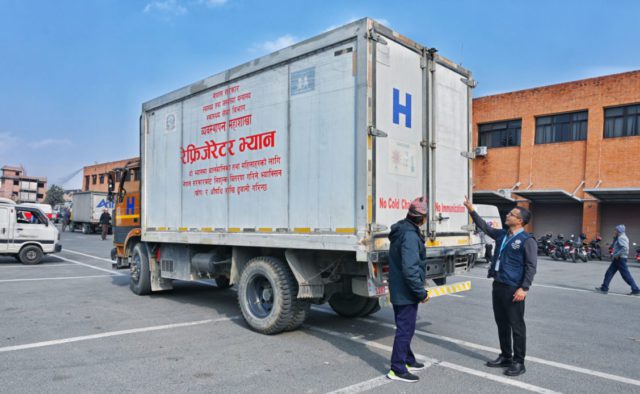 बाल क्यान्सरको उपचारका लागि नि:शुल्क उपलव्ध हुने औषधीको पहिलो खेप आईपुग्यो